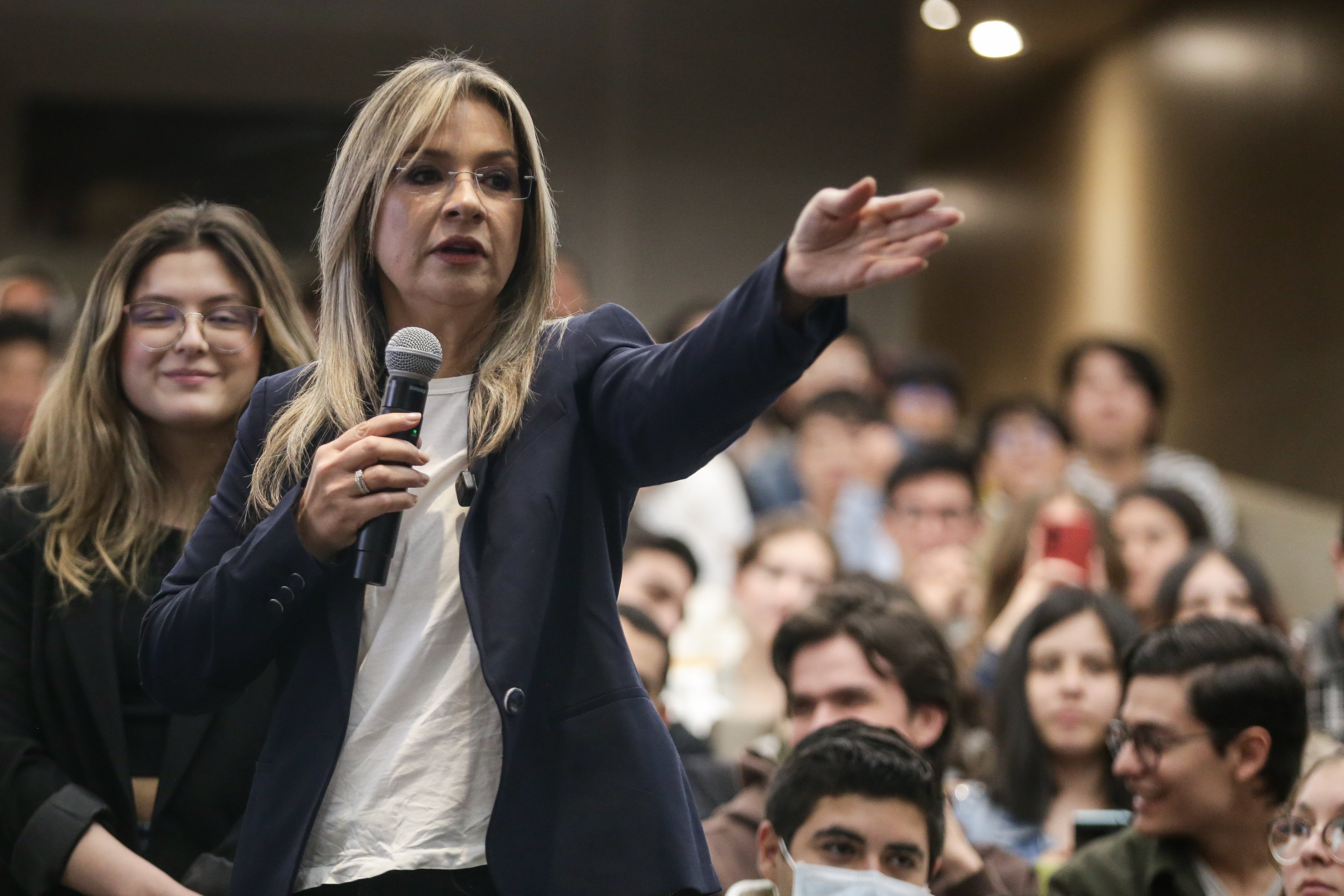 ESPECIAL-CANDIDATOS VICKY DAVILA