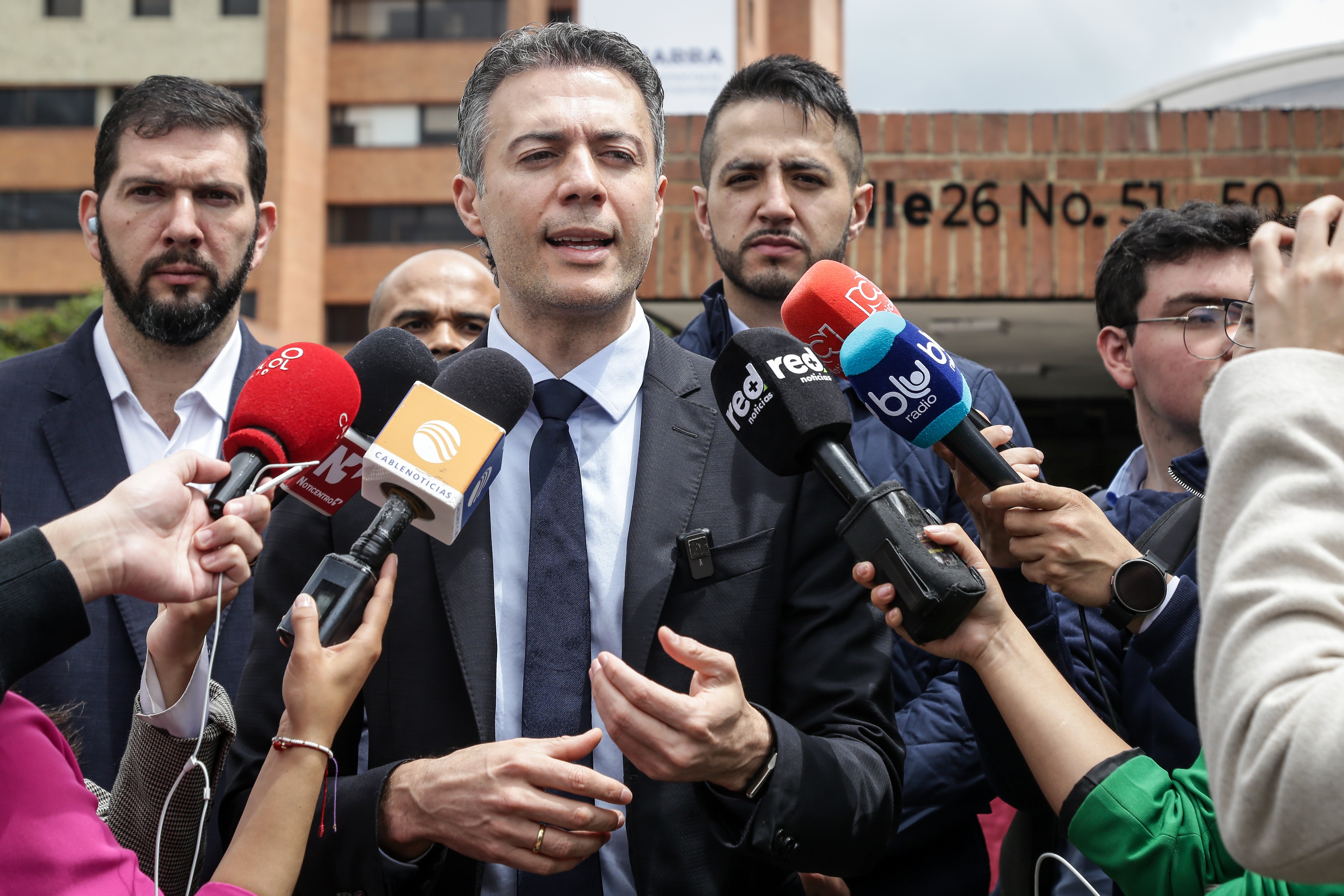 POLÍTICA-RETIROS ADHESIONES QUINTERO