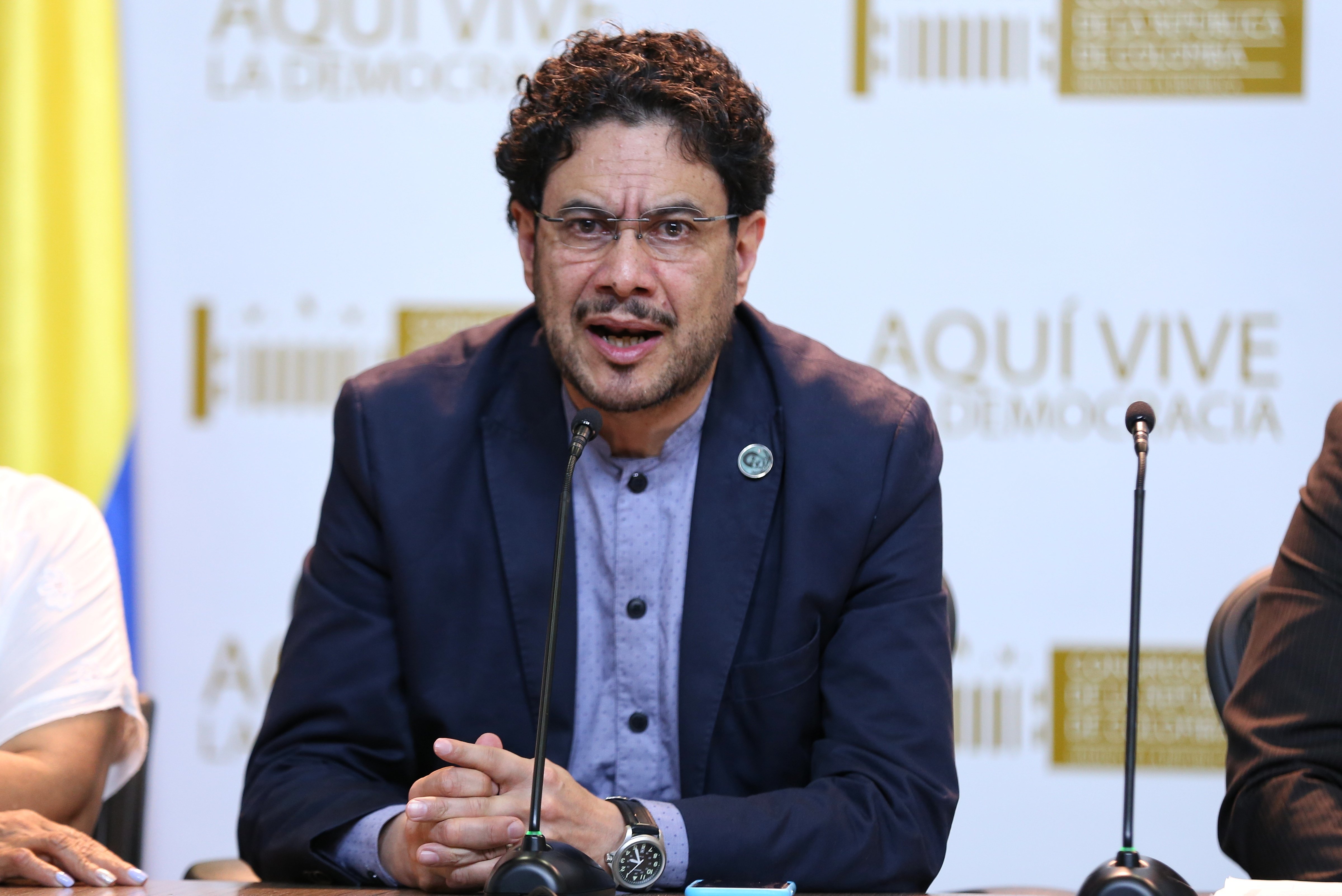 POLITICA-CONSULTA-IVAN CEPEDA